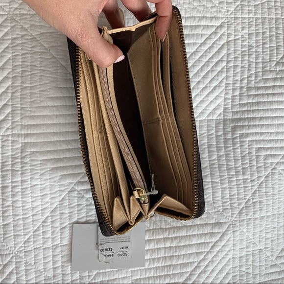 Zipper Coach Wallet - Picture 8 of 11